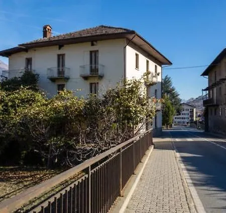 ベッド・アンド・ブレックファスト Wallace グレッサーン